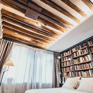 https://boutik-suite-la-librairie-du-marais.fr-paris.fr