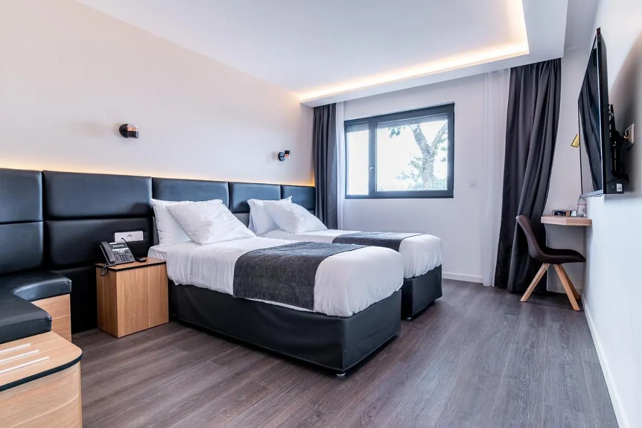 Woods Geneve-Thoiry Hotel 3*, Thoiry (Ain) France